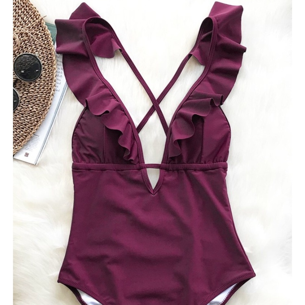 CUPSHE cute ruffled full piece bathing suit